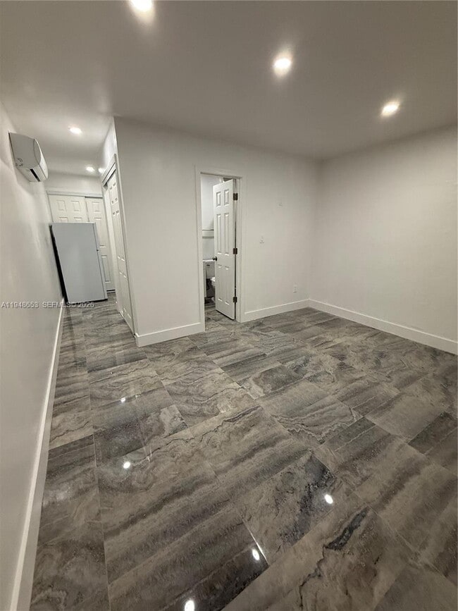 Foto del edificio - 545 NW 20th St