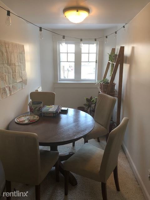 Building Photo - 2 br, 1 bath Apartment - 708 W South St Apt 3