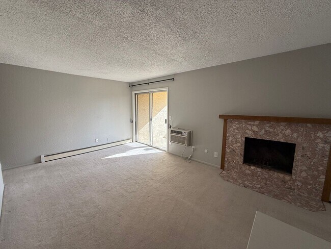 Foto del edificio - Move-in Special: Enjoy your first month of...