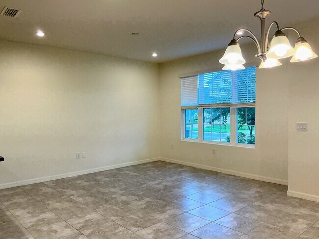 Building Photo - REDUCED!!! Conveniently Located PET FRIEND...
