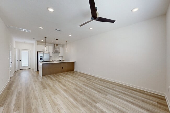 Foto del edificio - 1209 Dorothy Ln