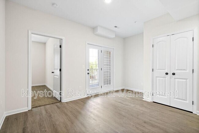 Building Photo - 229 E Johnson Cir
