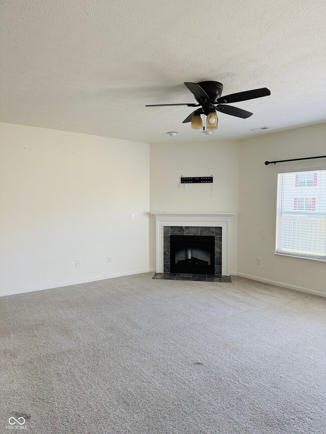 Building Photo - 822 Blue Ash Trail