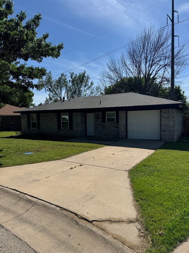 Photo - 821 Vernon Ct House