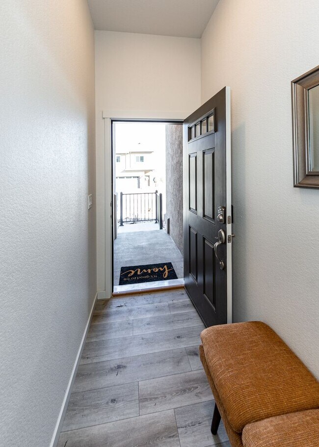 Building Photo - Gorgeous Views End Unit 3 Bed Townhome nex...