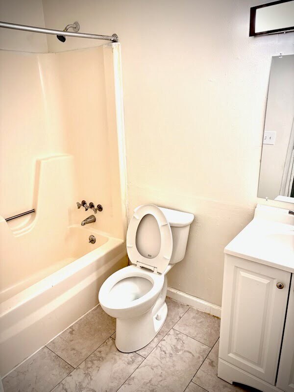 Foto del edificio - 2324 Iroll Ave