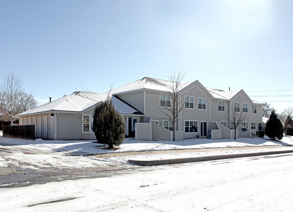 Building Photo - The Cedars