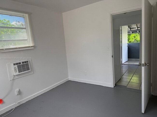 Building Photo - 632 42nd St