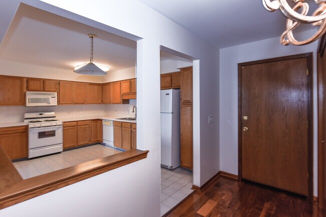 Building Photo - 6400 W Berteau Ave