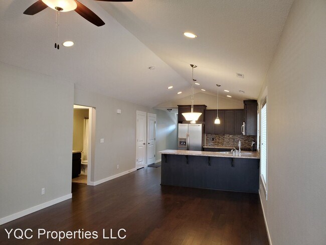 Building Photo - 2 br, 2 bath House - 1009 NE 10th Street
