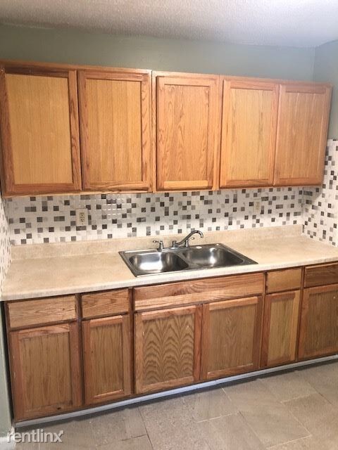 Foto del edificio - 3 br, 1 bath House - 114 Hazel St