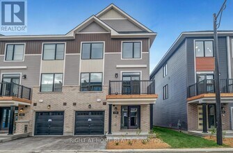 Building Photo - 420 Silverberry Private