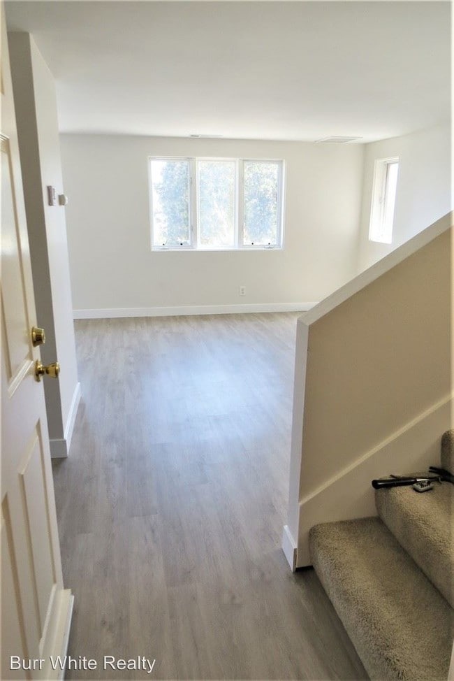 Building Photo - 2 br, 1.5 bath House - 5803 Seashore  B