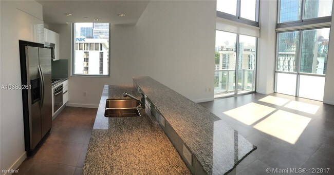 Building Photo - 1060 Brickell Ave