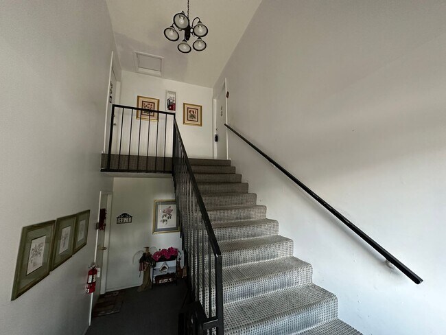 Building Photo - Spacious 3Bed/2Bath Condo in Colonial Point!
