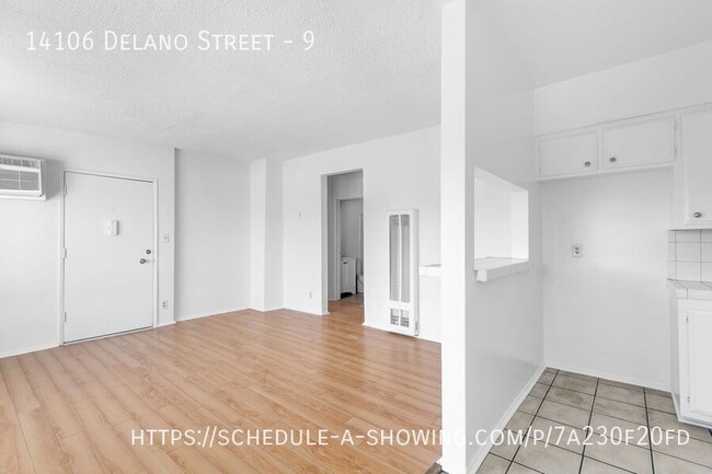 Building Photo - 14106 Delano St