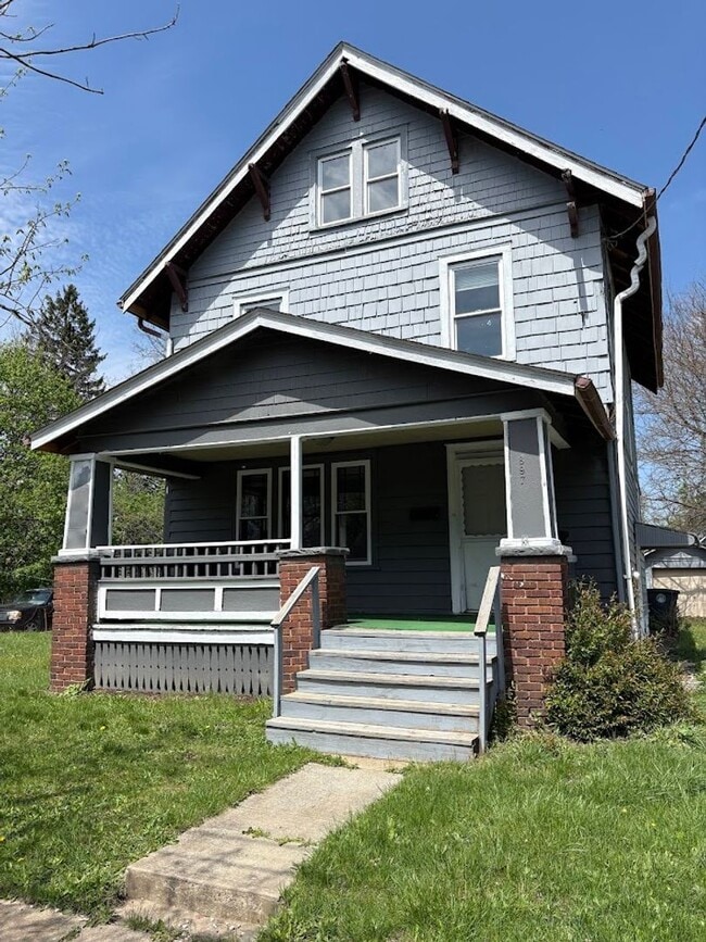 Building Photo - 897 Peckham St
