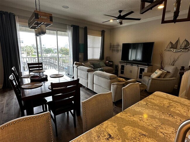 Foto del edificio - 6072 Moorings Dr S