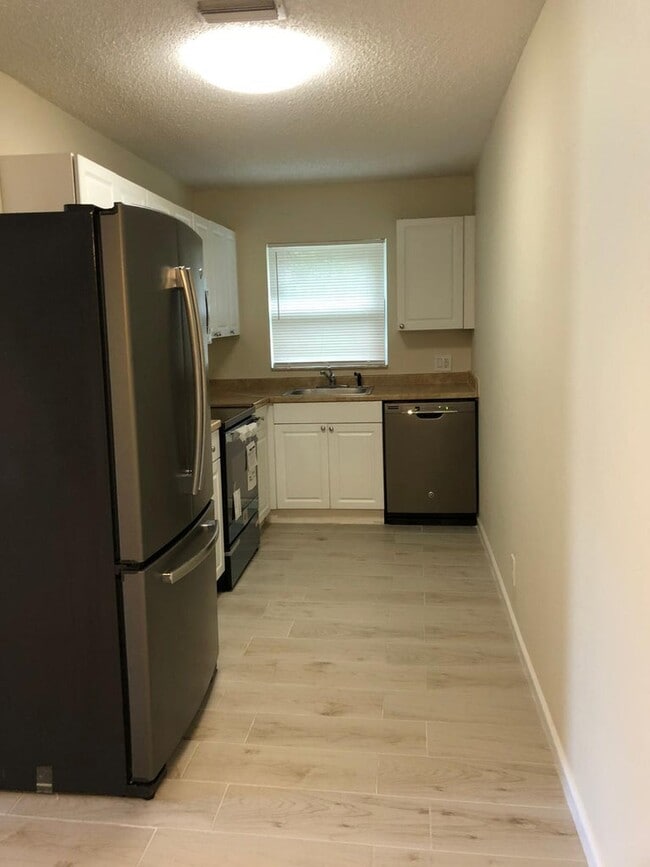 Building Photo - 5060 Sanctuary Way