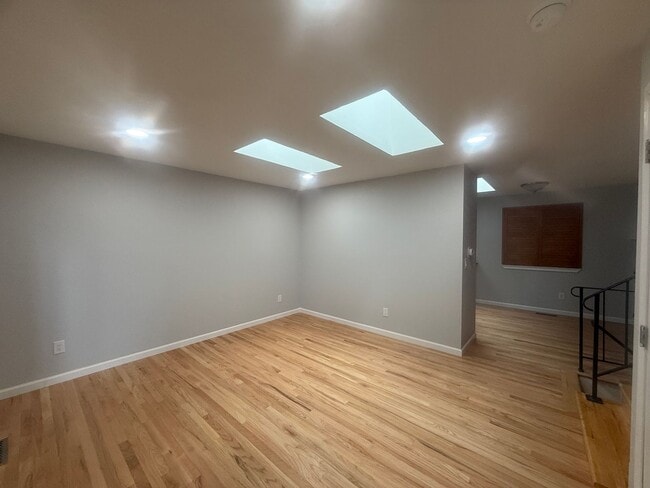 Building Photo - Updated 3-bedroom, 1-bath home features a ...