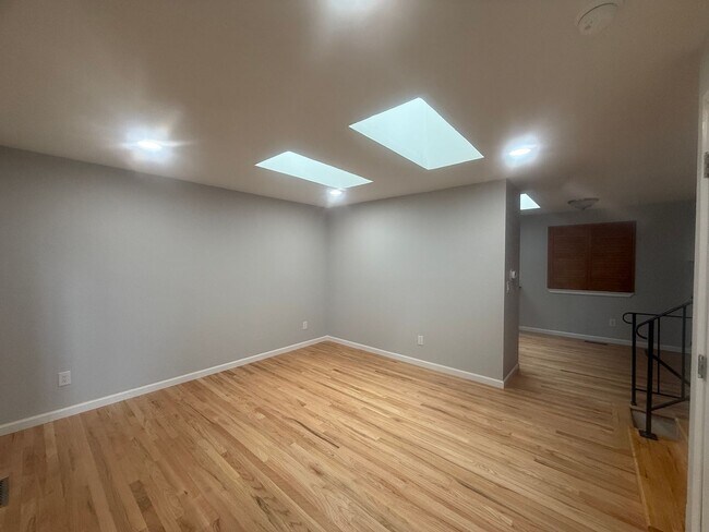 Foto del edificio - Updated 3-bedroom, 1-bath home features a ...