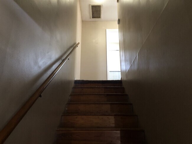 Foto del edificio - 1445 E Lafayette St