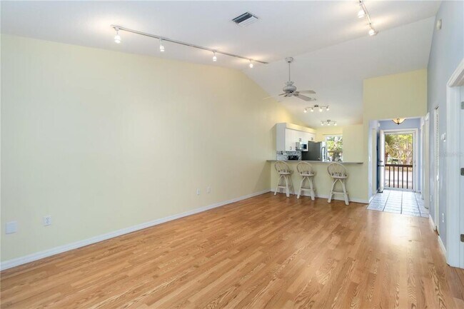 Foto del edificio - 642 N Jefferson Ave