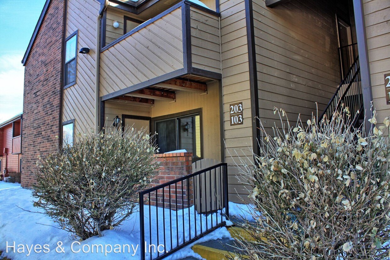 Primary Photo - 12083 E Harvard Ave