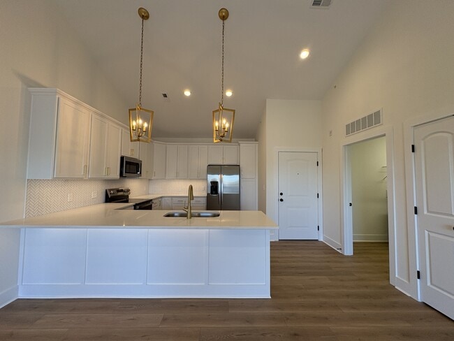 Building Photo - 420 Capstone Dr