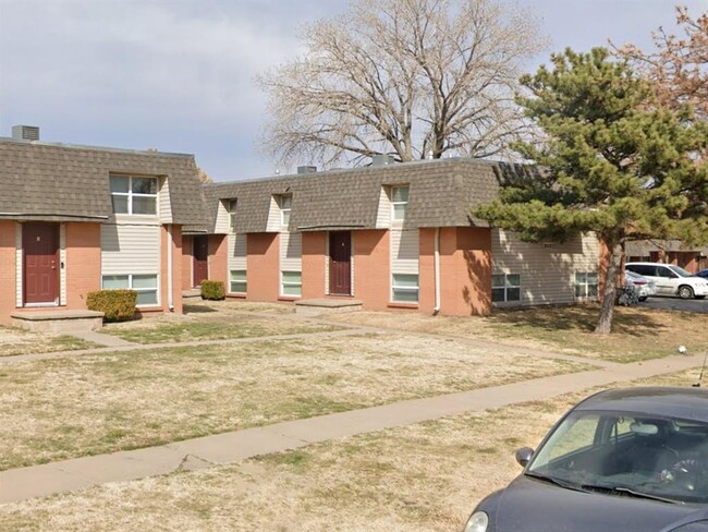 Building Photo - 2502 W Wildwood St