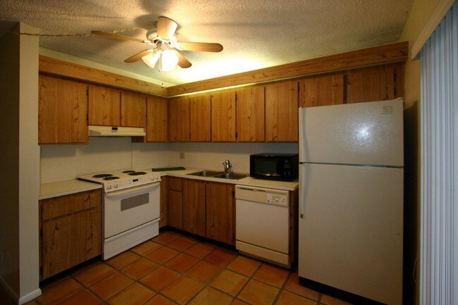 Building Photo - 1554 Forest Lakes Cir