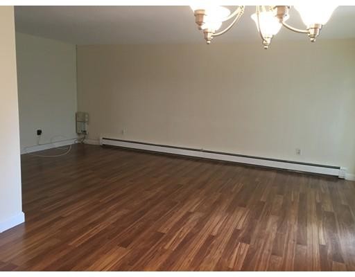 Foto del edificio - 64 Main St