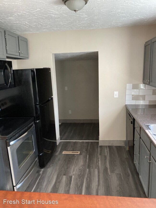 Foto del edificio - 2 br, 1 bath House - 300 N. Highland Ave