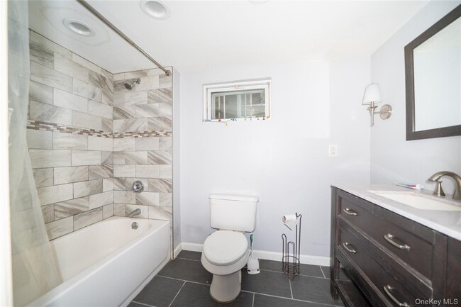 Foto del edificio - 126 Tanglewylde Rd