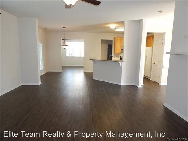 Building Photo - 17130 Cambridge Woods Ct