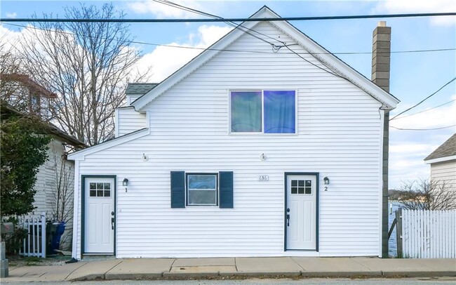 Building Photo - 636 Park Ave