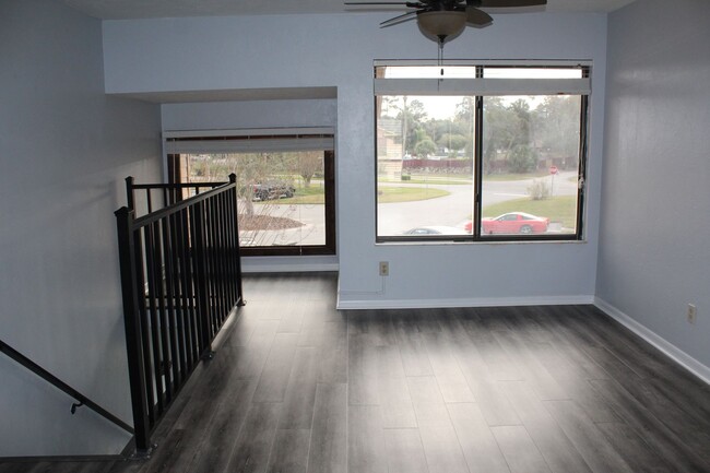 Building Photo - 2 bed, 2 full bath condo in Pelican Bay