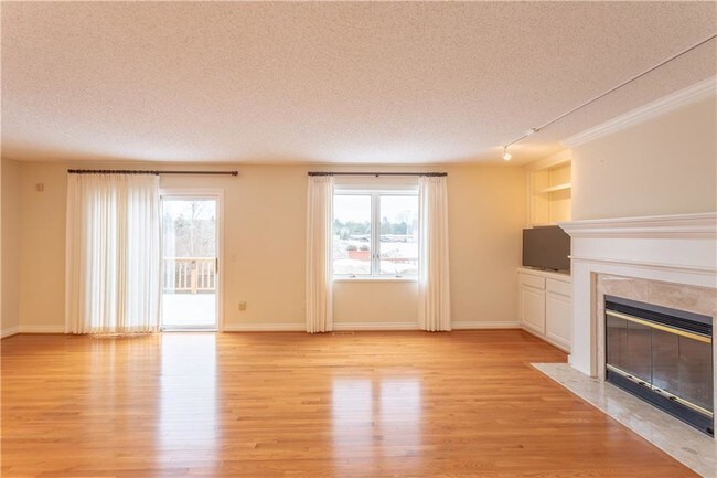 Foto del edificio - 6876 Northcrest Way E