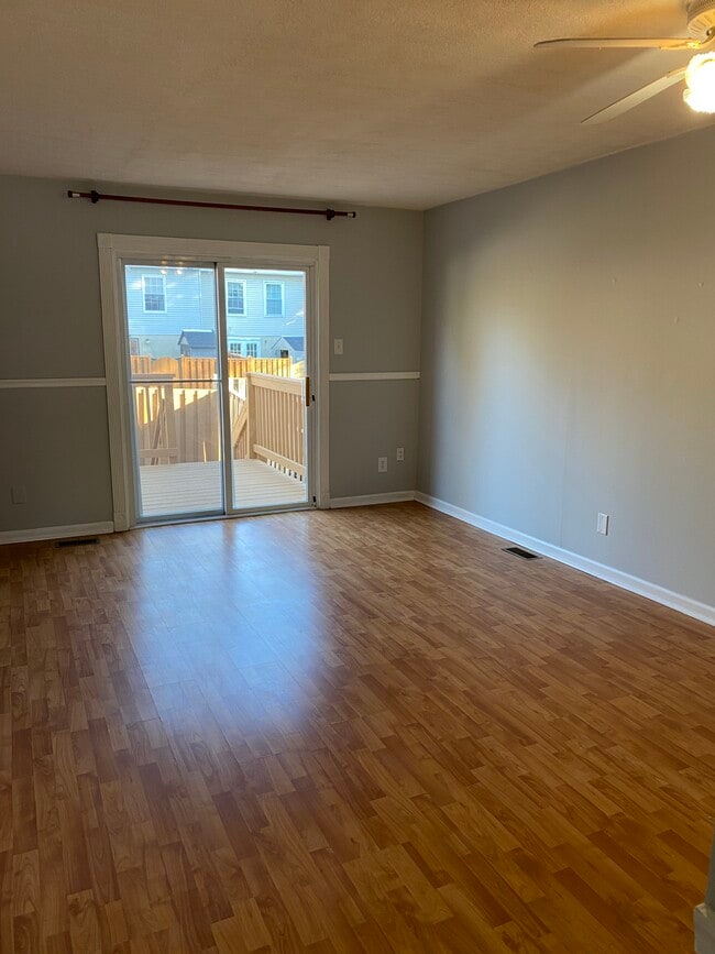 Building Photo - 6440 Ducketts Ln
