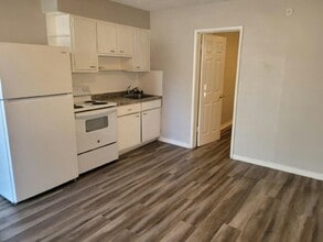 Building Photo - 10632 106th Ave N