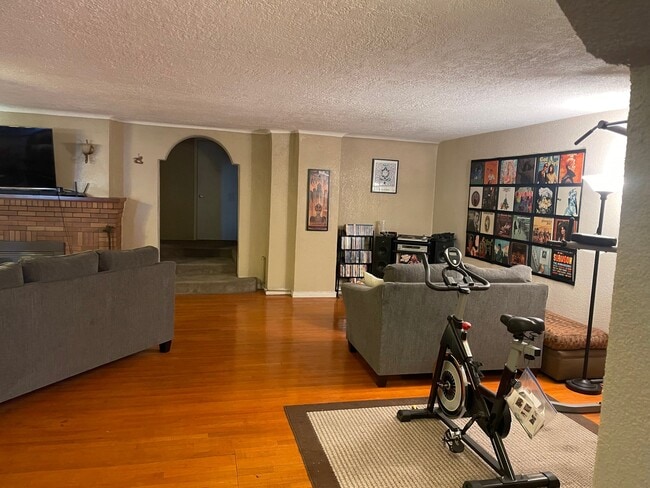 Building Photo - 2730 S Highland Dr