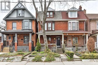 Building Photo - 98 Uxbridge Ave