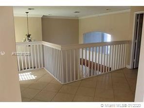 Building Photo - 740 SW 191st Ave