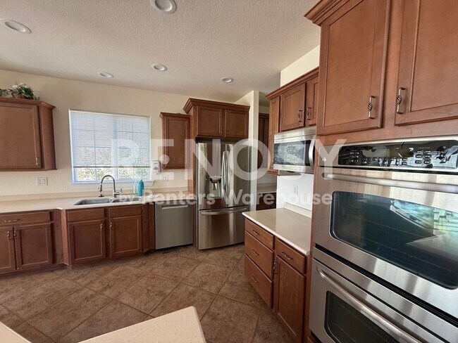 Foto del edificio - 5158 Silver Feather Cir