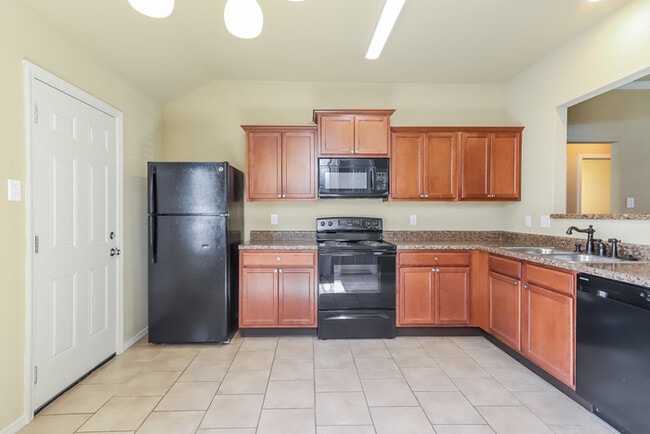 Foto del edificio - 14611 Parkway Meadows Dr