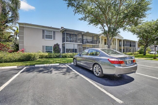 Building Photo - 9101 Jacaranda Ln