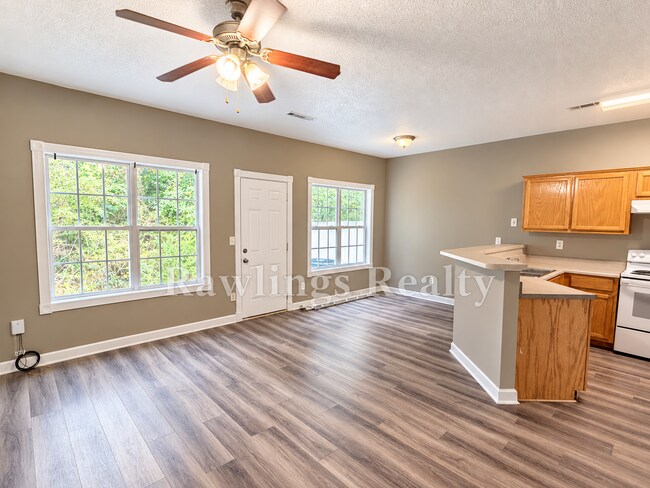 Building Photo - 219 Timber Wolf Trail