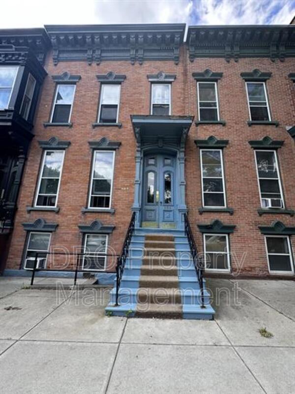 Primary Photo - 604 Madison Avenue - 4