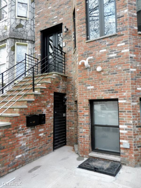 Building Photo - 794 Monroe St