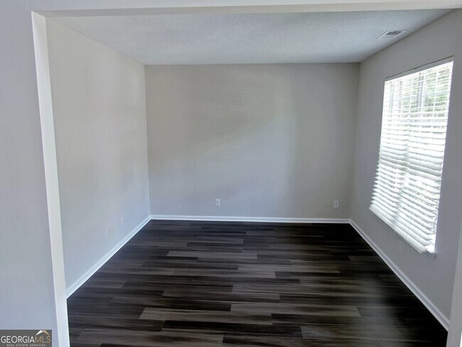 Foto del edificio - 3225 Blackwood Ln